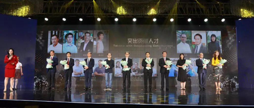 用一朵棉花改变天下，，，，，，宝运莱董事长李建全获龙华“突出孝顺人才”奖